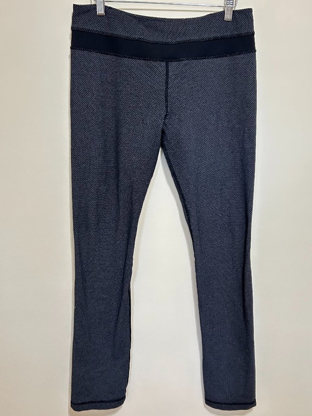Lululemon Skinny Grove Wunder Pant Diamond Dot Black / White Print Size 10